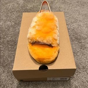 UGG Fluff Yeah Poppy 5Y/7W